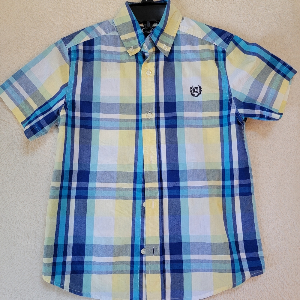 Short sleeve button down shirt.